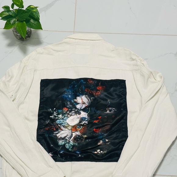 Forever 21 Men's White Denim Jacket - Picture 2 of 3